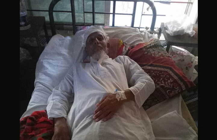 পুঠিয়ায় পূর্ব শত্রুতার জেরে মসজিদের ইমামকে কুপিয়ে হত্যার চেষ্টা