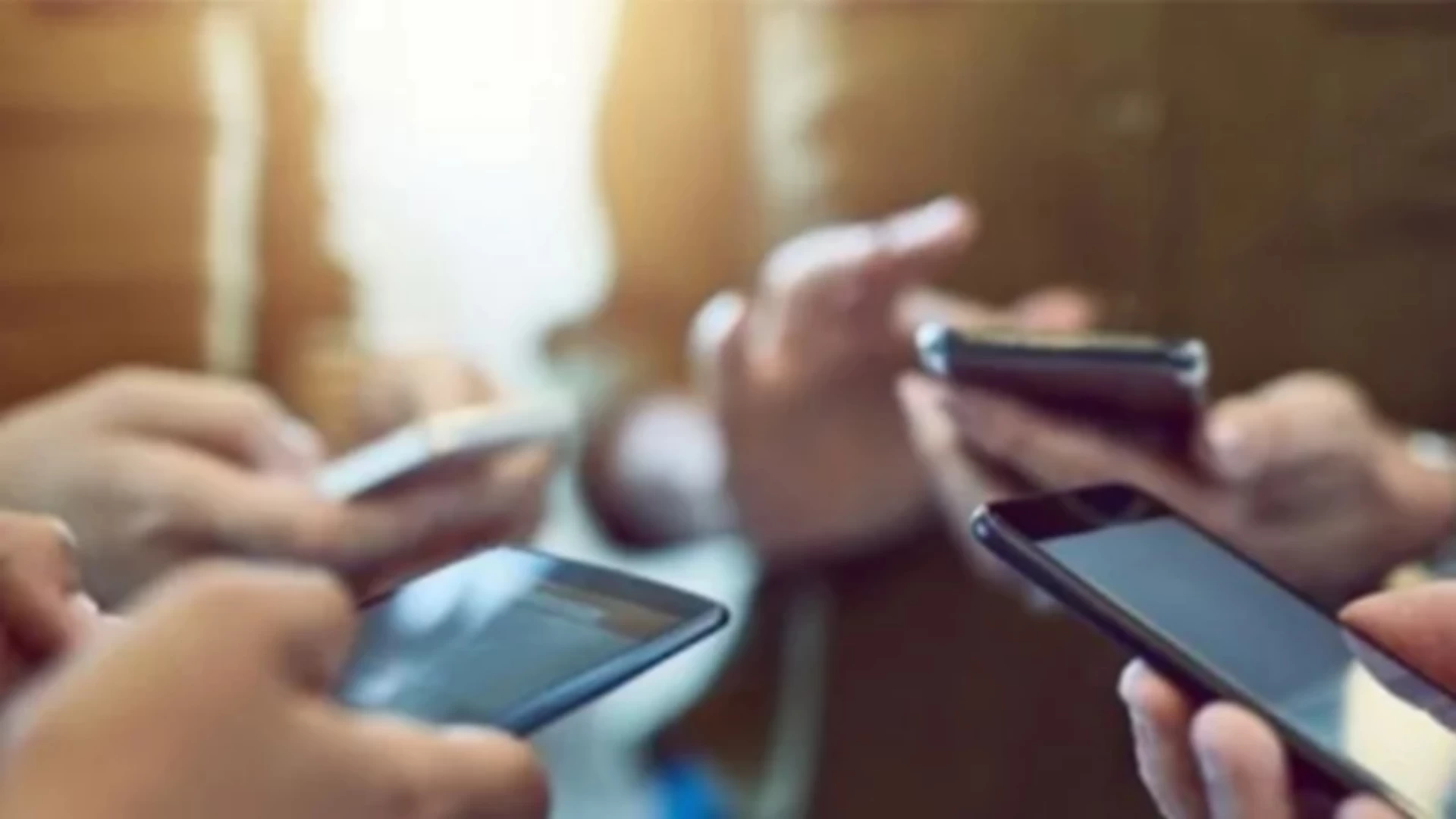 মোবাইল ইন্টারনেট চালুর বিষয়ে যা জানালেন বিটিআরসি চেয়ারম্যান