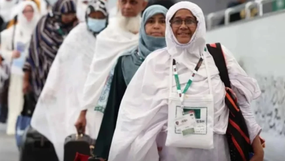 দেশে ফিরেছেন ৬৫ হাজার হাজি, মৃত্যু ৪২ জনের