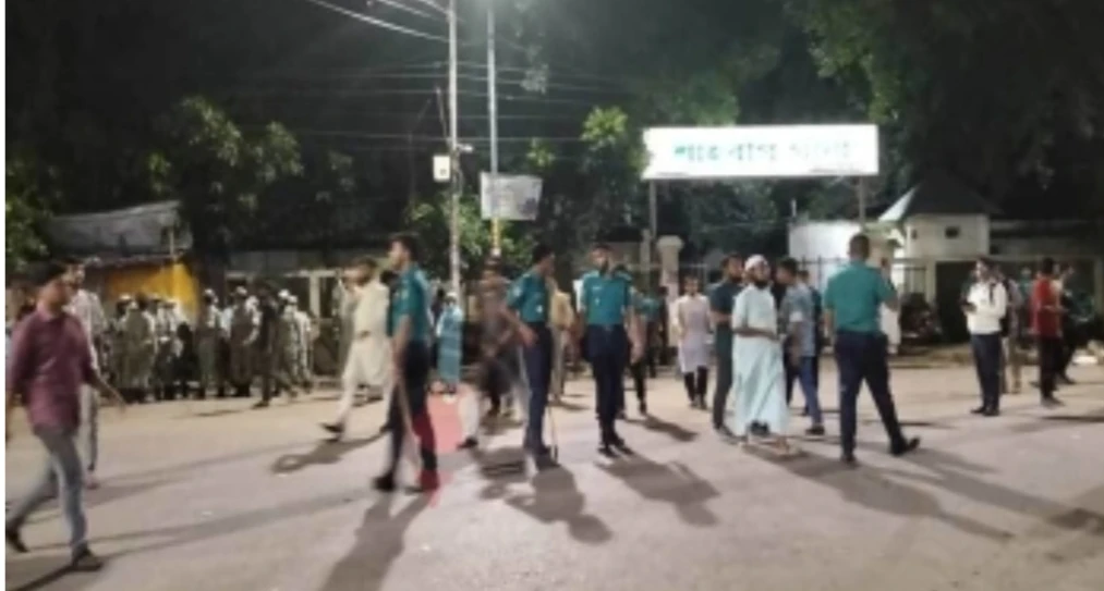 থমথমে ঢাবি ক্যাম্পাস, সতর্ক অবস্থায় আইনশৃঙ্খলা বাহিনী